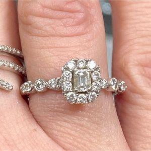 14k White Gold 1 Carat Diamond Halo Engagement Ring
